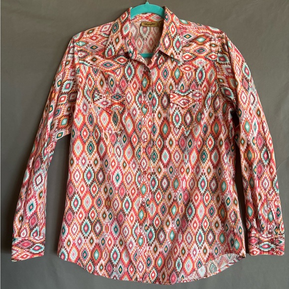 Women’s Wrangler Multicolor Geometric Print Shirt - Picture 1 of 3